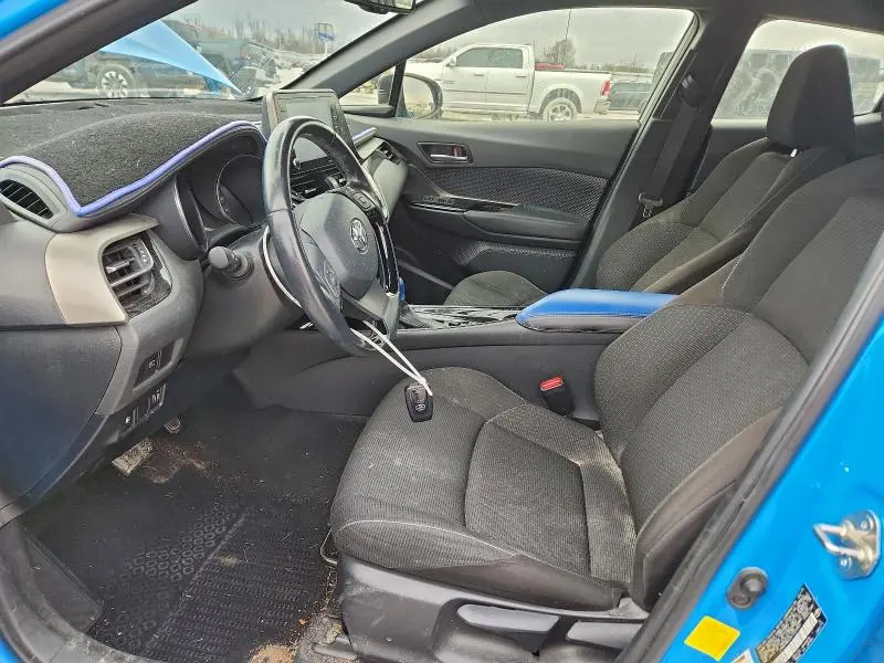 2019 TOYOTA C-HR XLE  