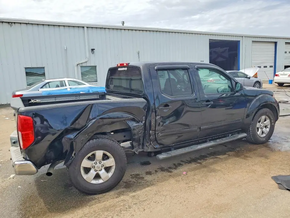 2013 NISSAN FRONTIER S  