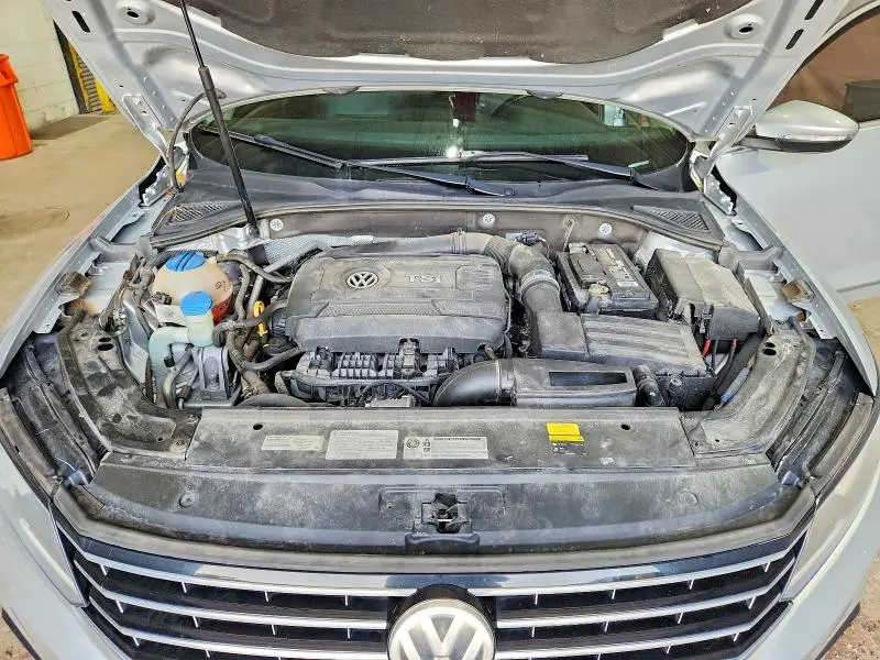2017 VOLKSWAGEN PASSAT SE  