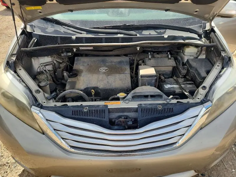 2016 TOYOTA SIENNA LIMITED PREMIUM 7-PASSENGER  