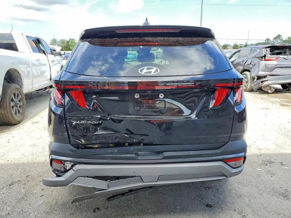 2025 HYUNDAI TUCSON SE  