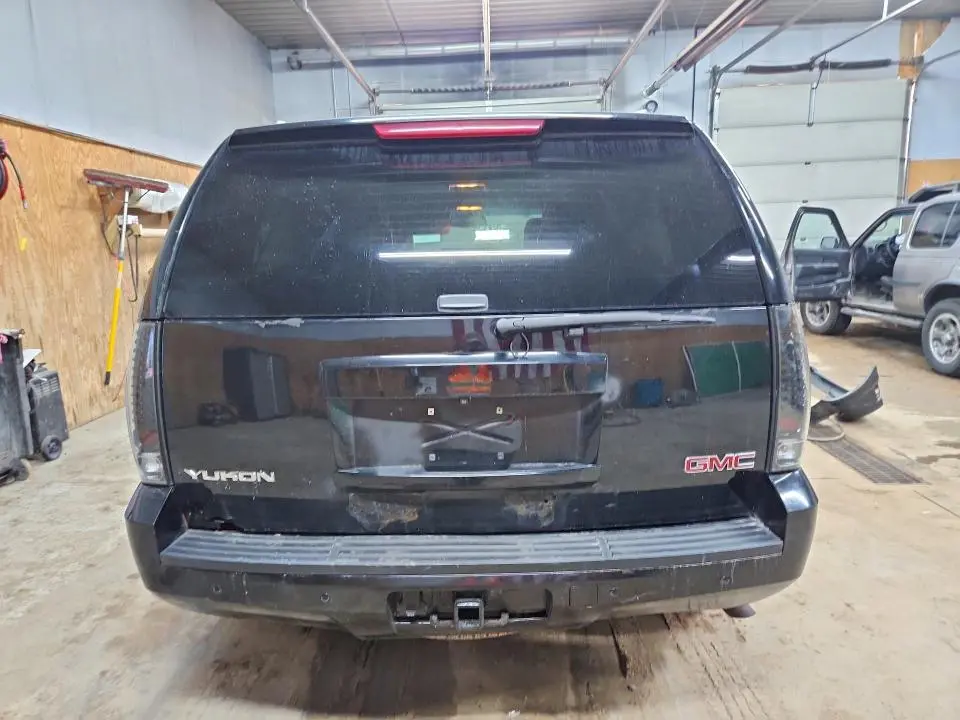 2014 GMC YUKON SLE  