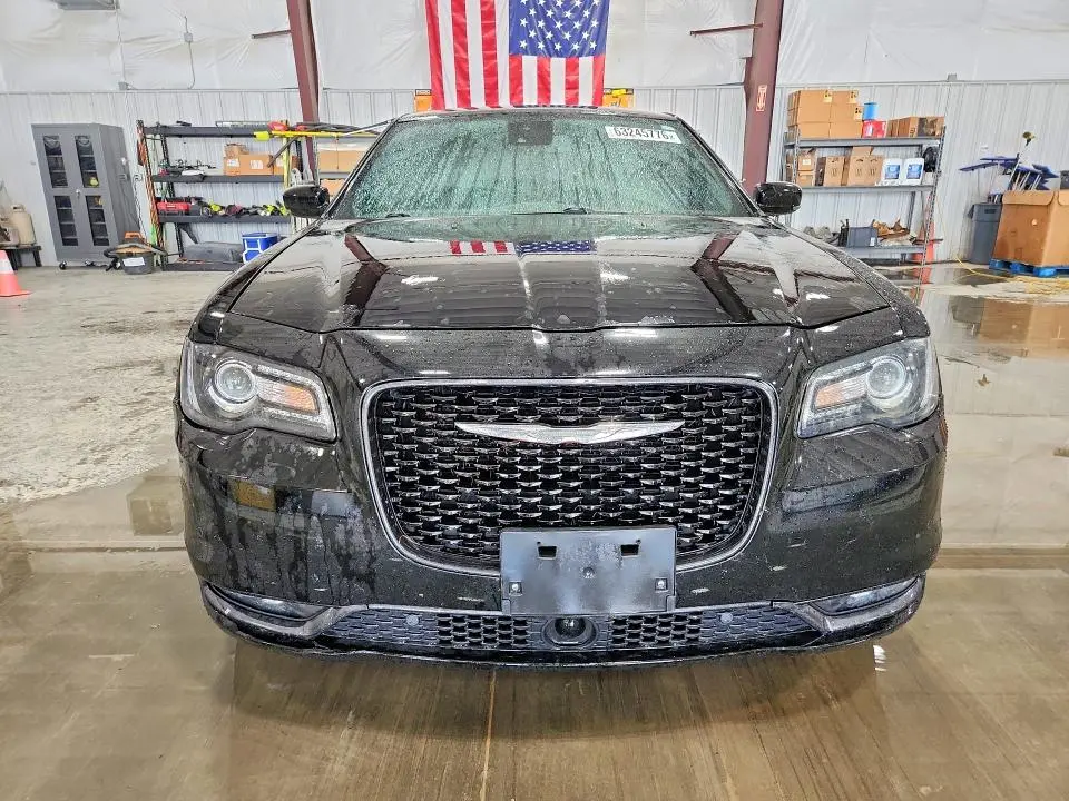 2018 CHRYSLER 300 S  