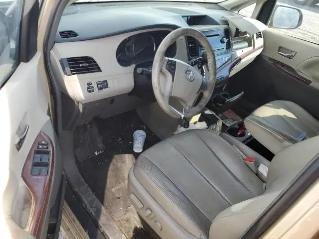 2012 TOYOTA SIENNA XLE  