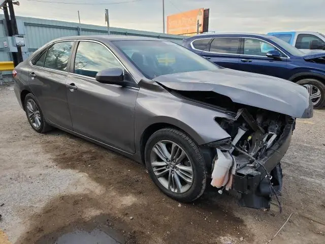 2016 TOYOTA CAMRY SE  