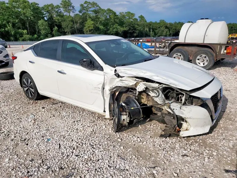 2022 NISSAN ALTIMA SV  