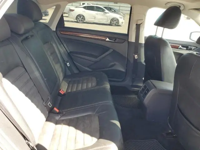 2013 VOLKSWAGEN PASSAT SEL  