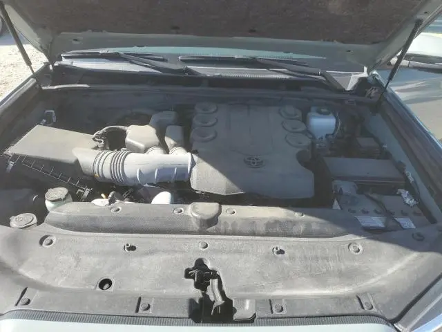 2023 TOYOTA 4RUNNER SE  