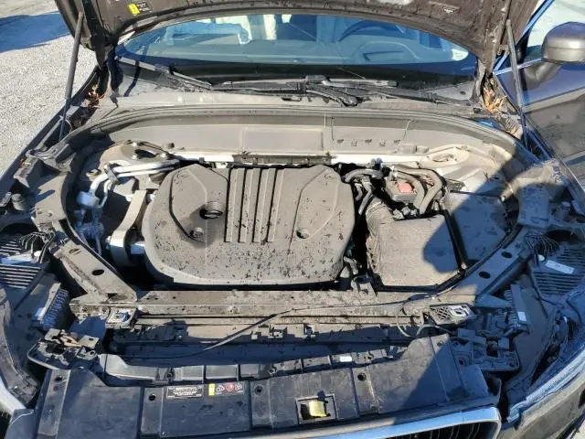 2022 VOLVO XC60 B5 MOMENTUM  