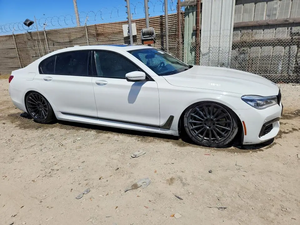 2016 BMW 750 XI  