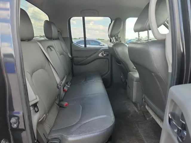 2010 NISSAN FRONTIER SE V6  