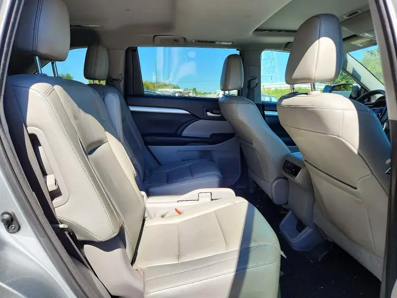 2017 TOYOTA HIGHLANDER XLE  