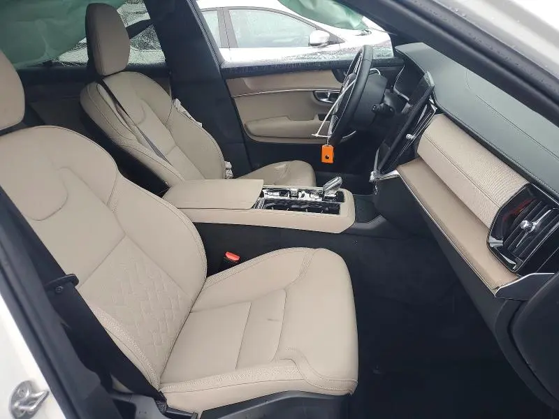 2026 VOLVO XC90 PLUS  