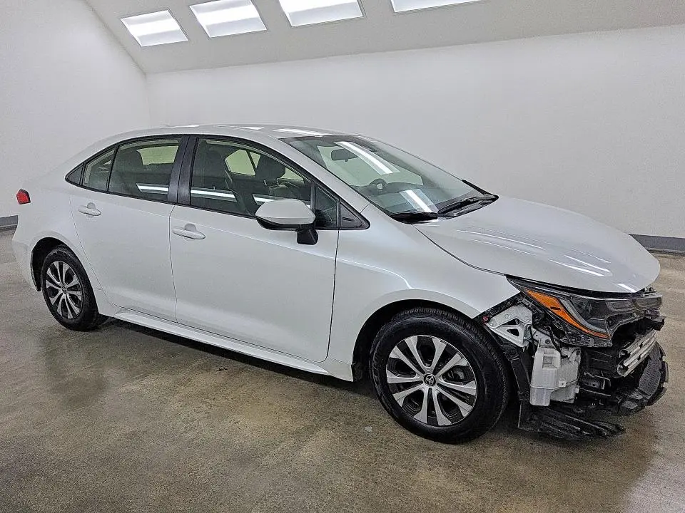 2022 TOYOTA COROLLA LE  