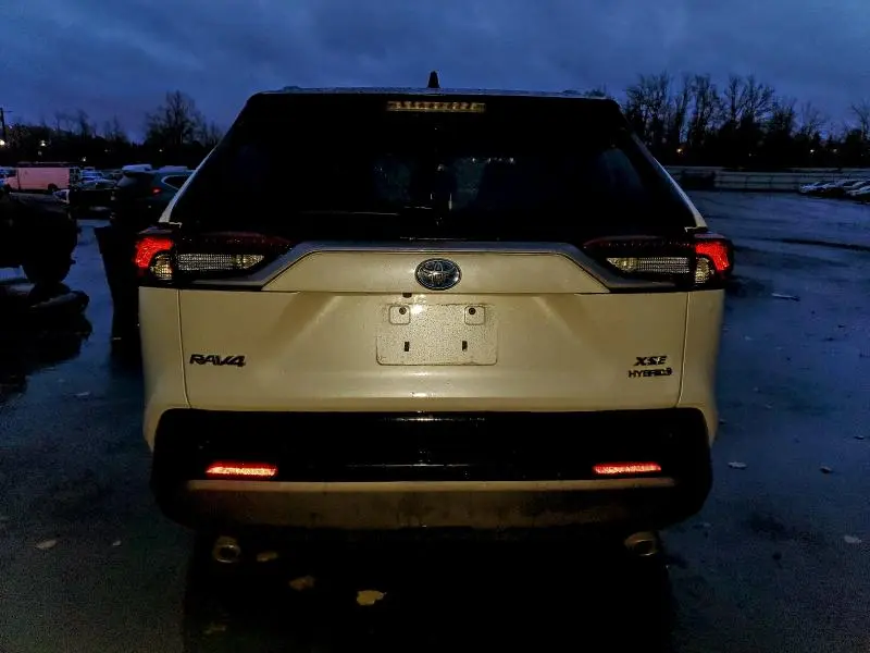 2021 TOYOTA RAV4 XSE  