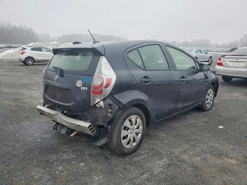 2014 TOYOTA PRIUS C THREE  