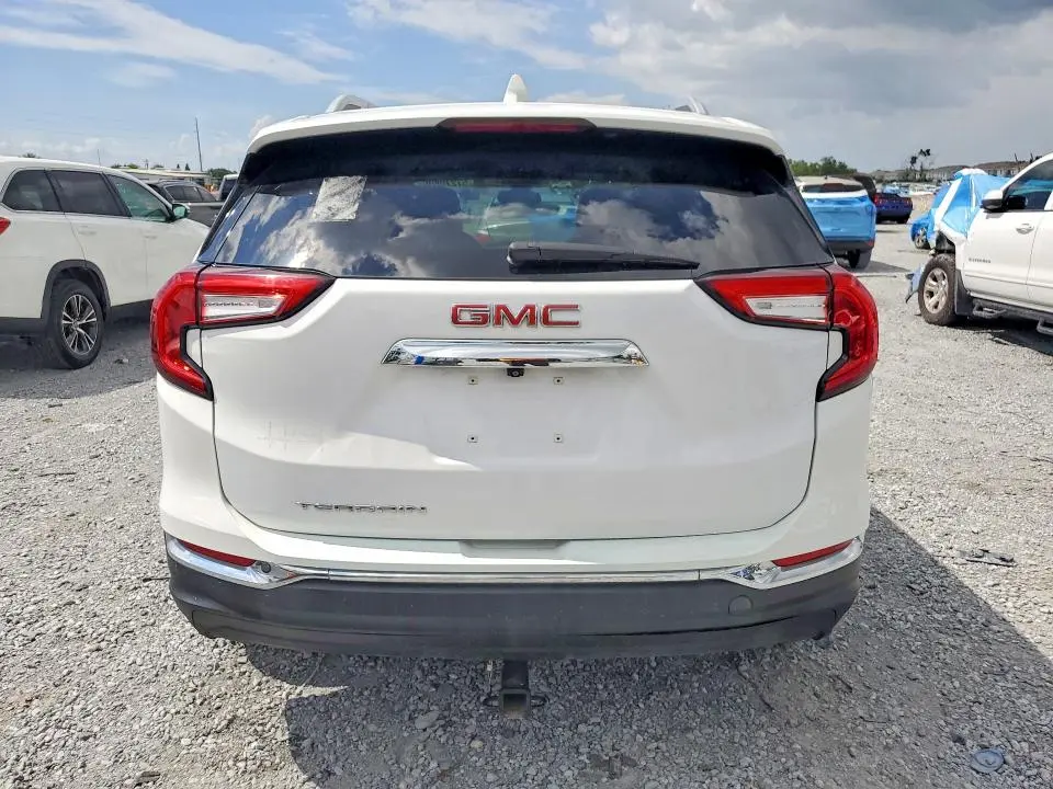 2023 GMC TERRAIN SLT  