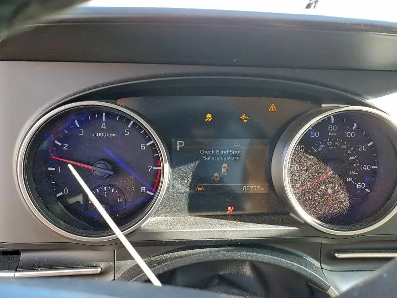 2023 KIA CARNIVAL LX  