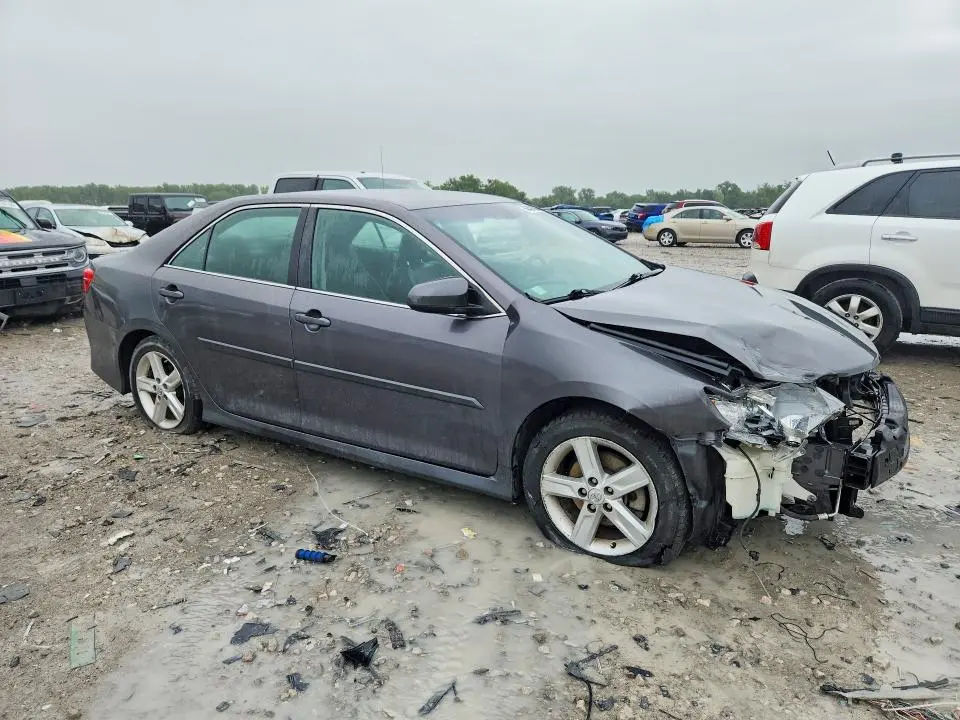 2014 TOYOTA CAMRY SE  