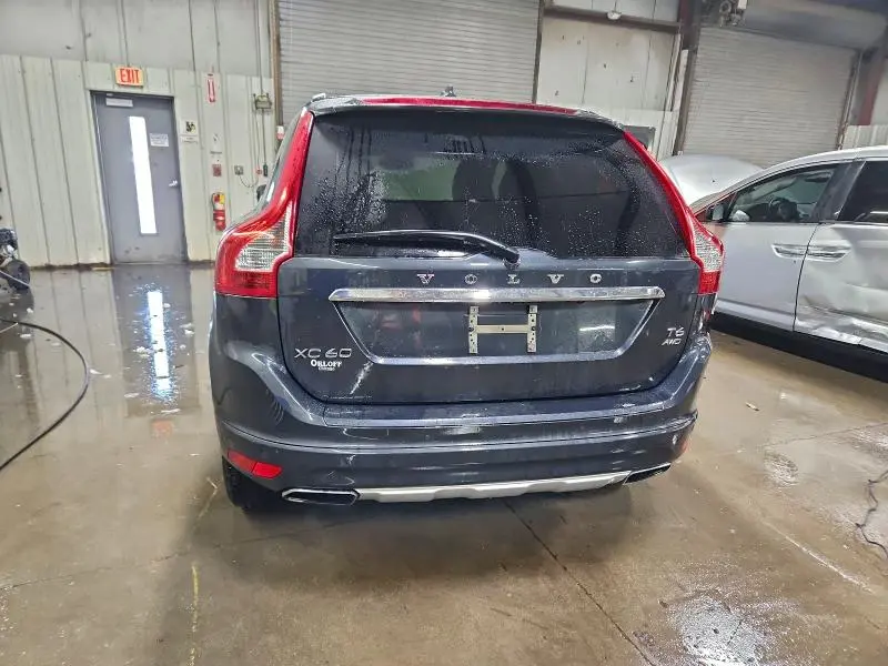 2015 VOLVO XC60 T6 PREMIER  