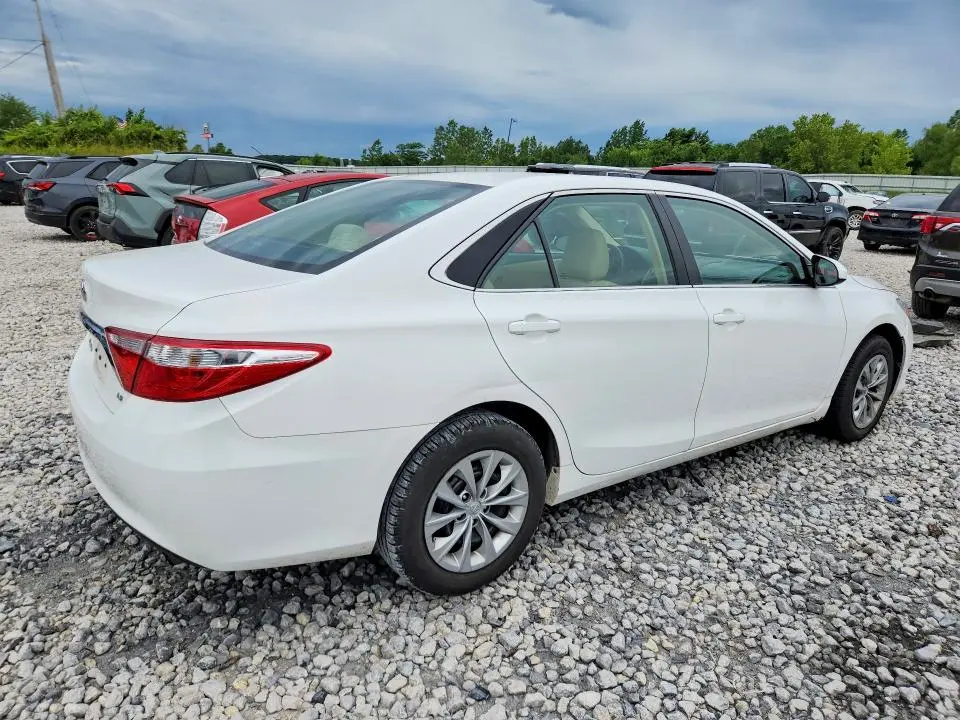 2015 TOYOTA CAMRY LE  