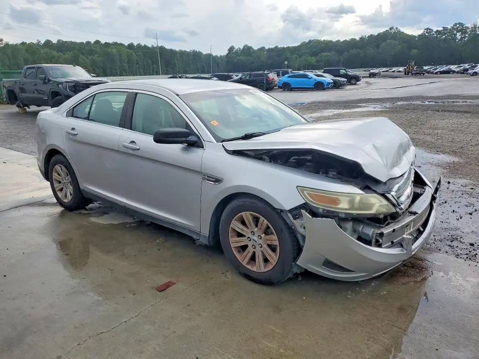 2011 FORD TAURUS SE  