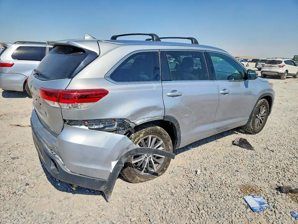 2017 TOYOTA HIGHLANDER XLE  