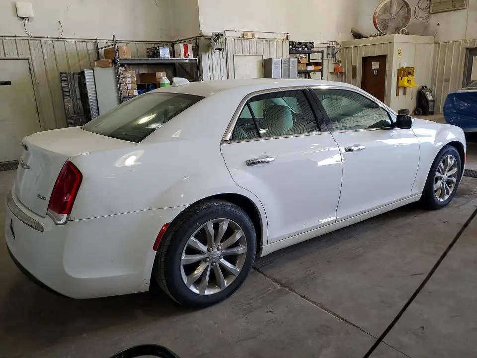 2018 CHRYSLER 300 LIMITED  