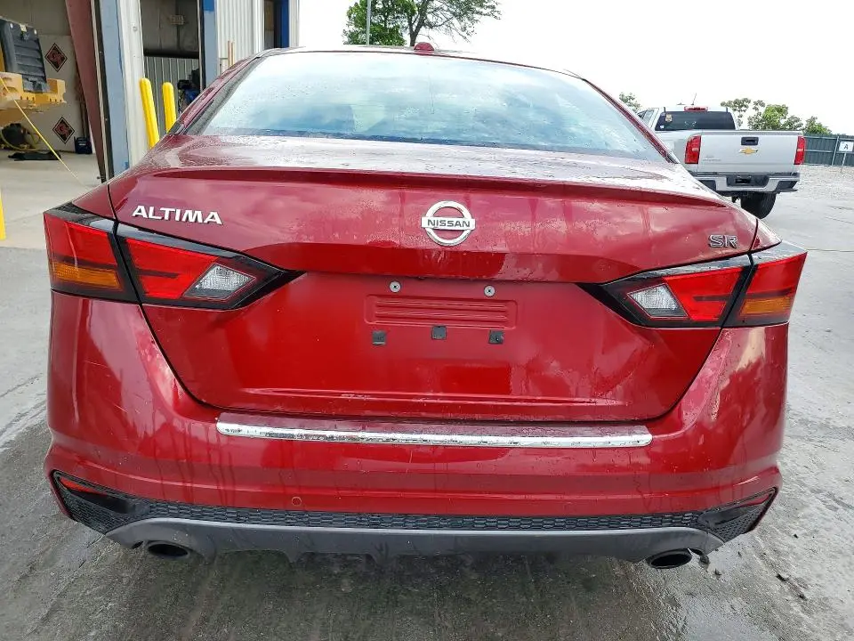 2022 NISSAN ALTIMA SR  