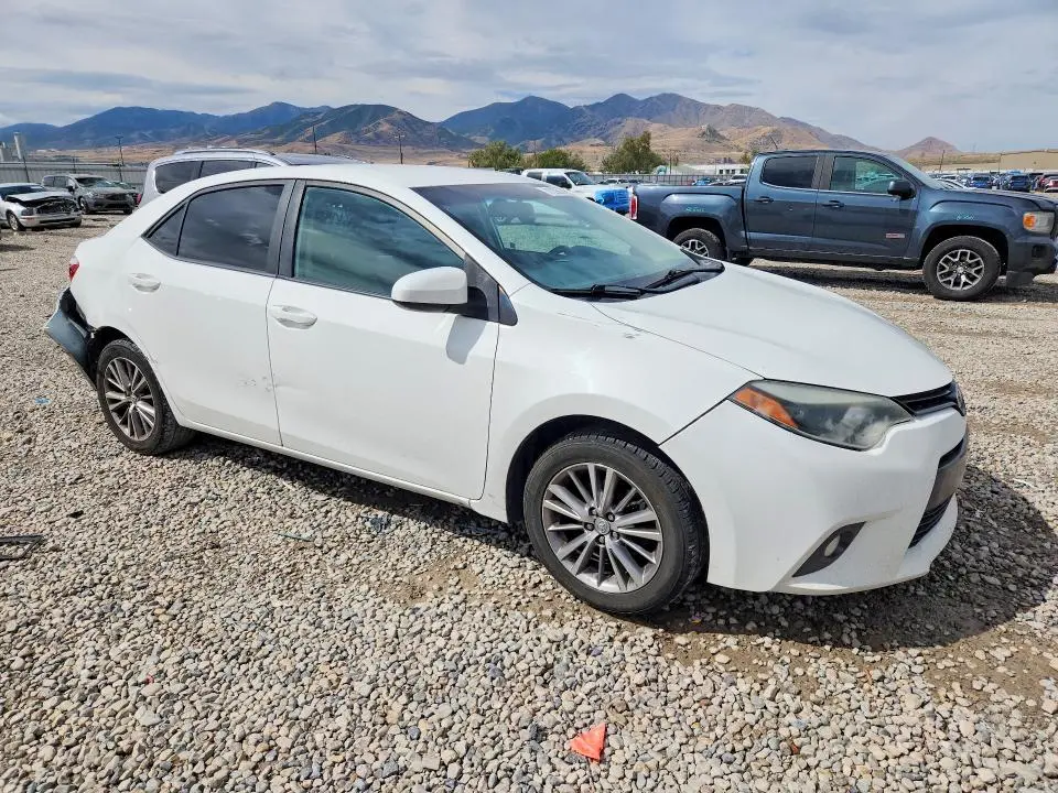 2015 TOYOTA COROLLA LE PLUS  