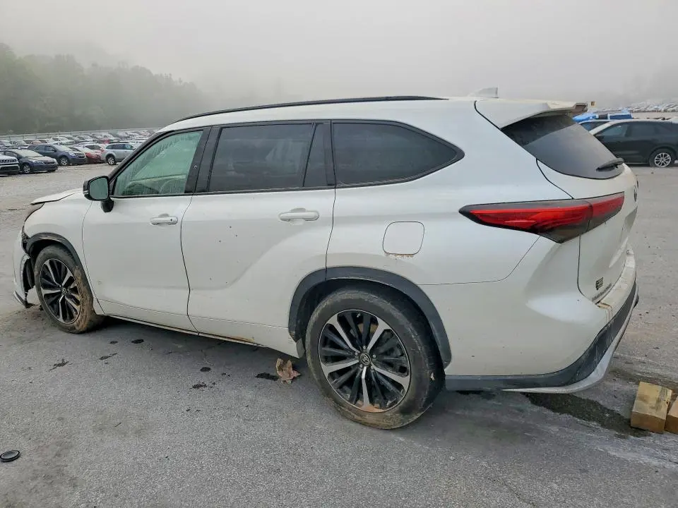 2021 TOYOTA HIGHLANDER XSE  