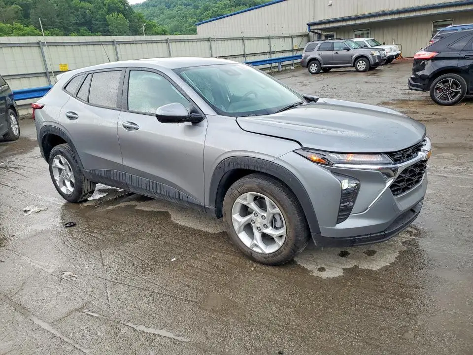 2025 CHEVROLET TRAX LS  