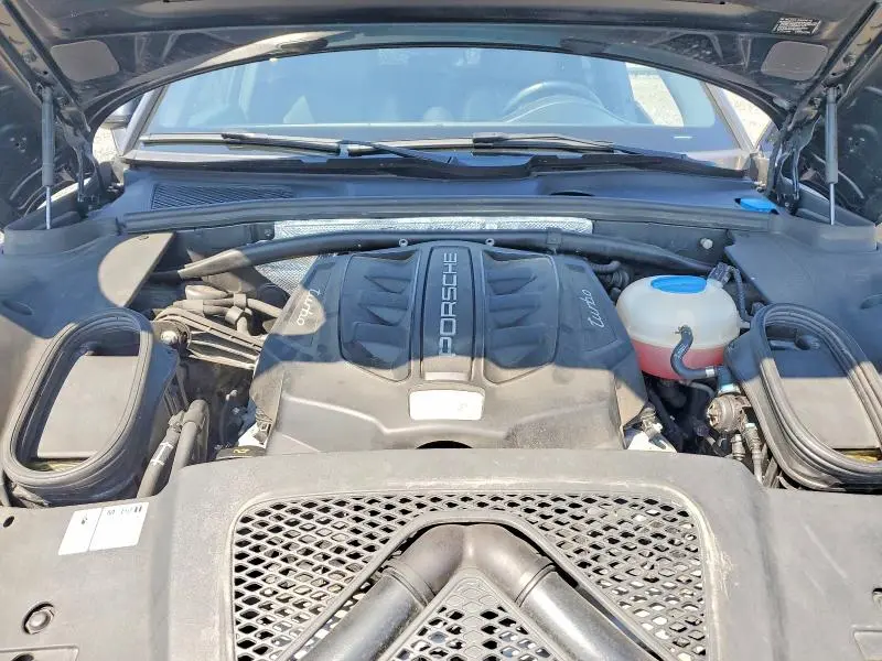 2017 PORSCHE MACAN TURBO  