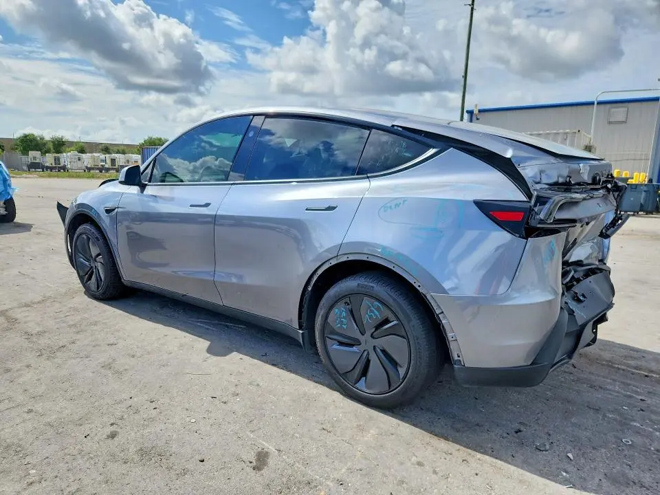 2026 TESLA MODEL Y   