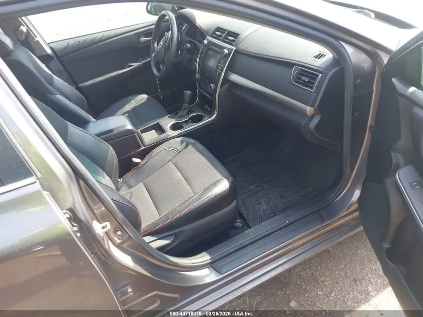 2017 TOYOTA CAMRY SE