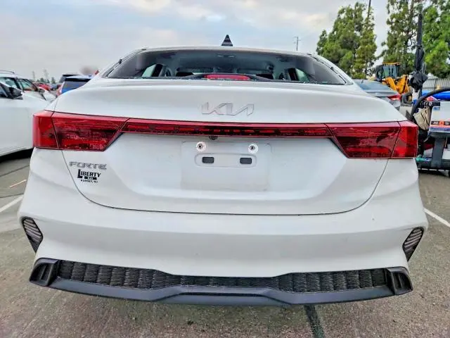 2023 KIA FORTE LXS  