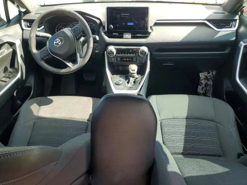 2023 TOYOTA RAV4 SE  