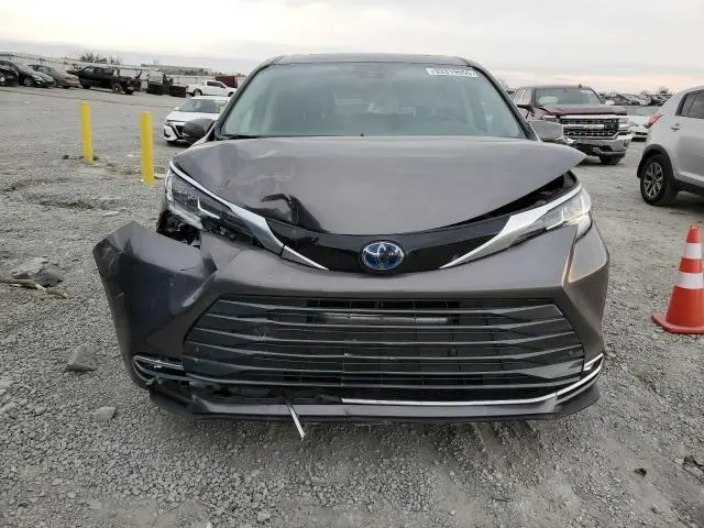 2023 TOYOTA SIENNA LIMITED  