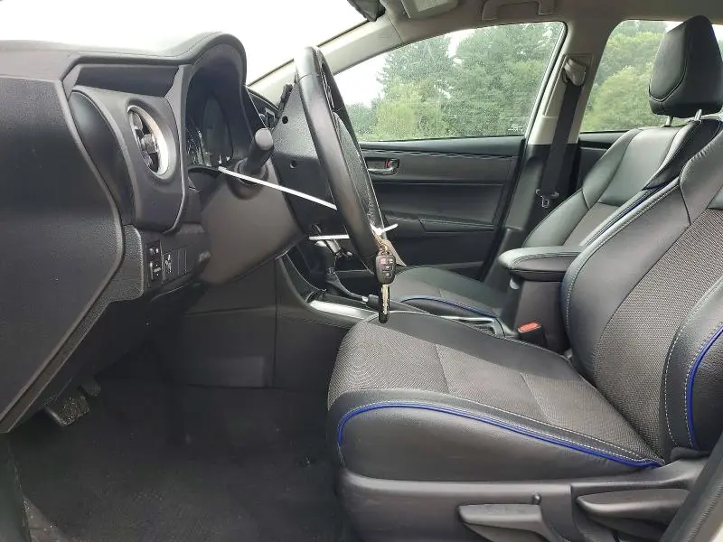 2019 TOYOTA COROLLA SE  