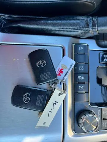 2016 TOYOTA LAND CRUISER   