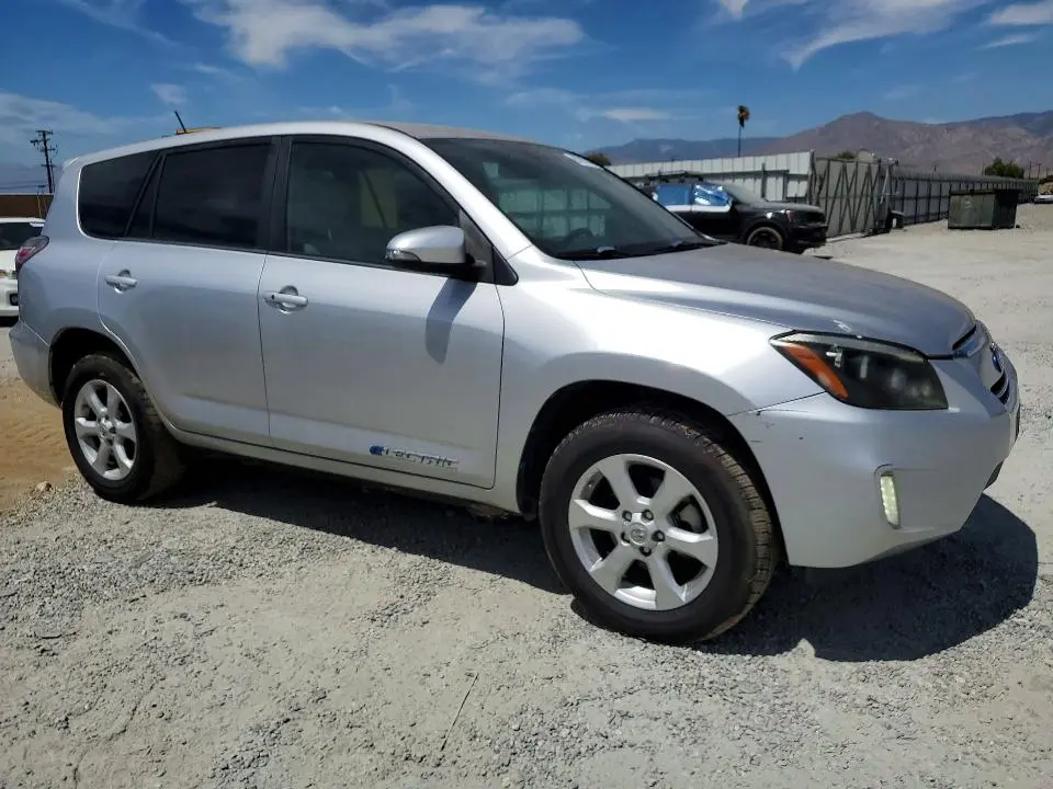 2013 TOYOTA RAV4 EV BASE  