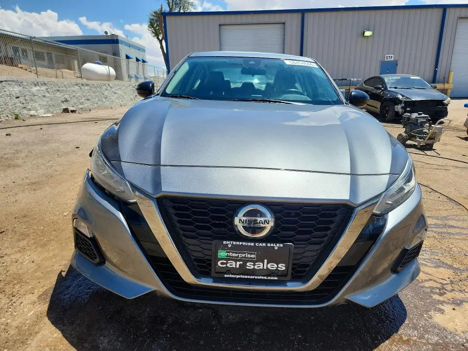 2021 NISSAN ALTIMA SR  