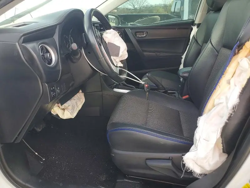 2019 TOYOTA COROLLA SE  