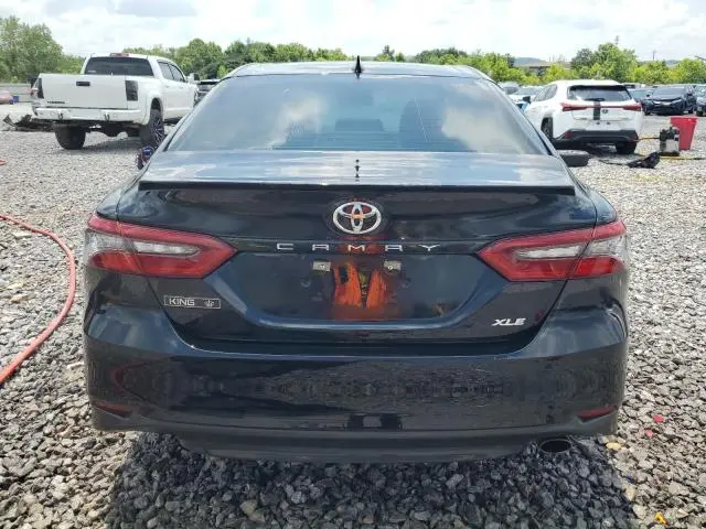 2021 TOYOTA CAMRY XLE  