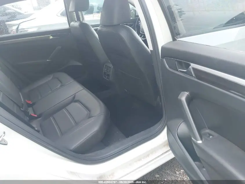 2018 VOLKSWAGEN PASSAT 2.0T SE