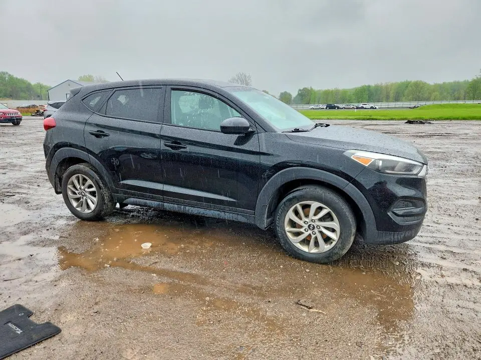2018 HYUNDAI TUCSON SE  