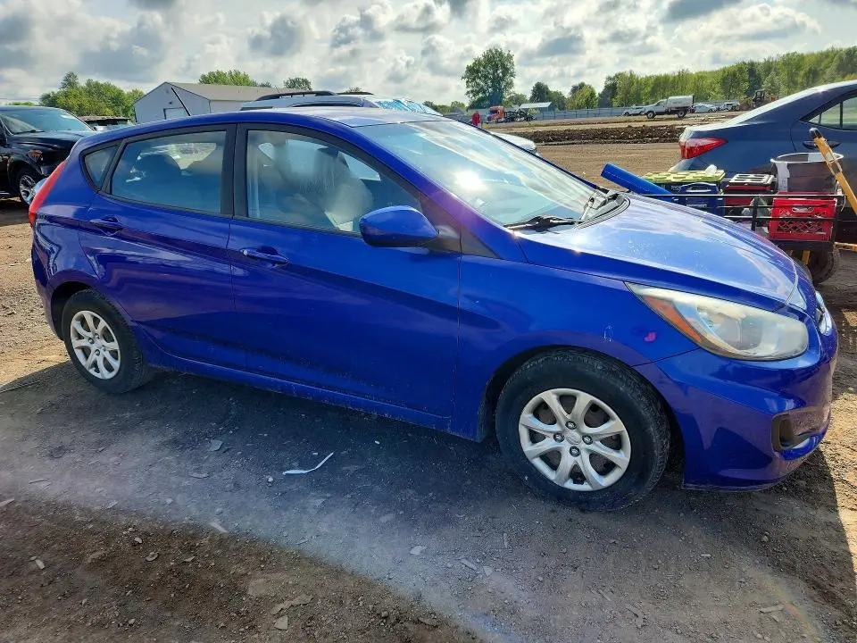 2012 HYUNDAI ACCENT GS  