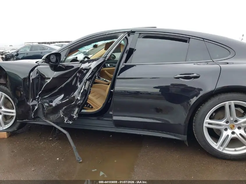 2018 PORSCHE PANAMERA 4