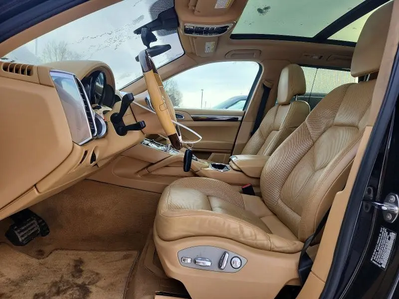 2012 PORSCHE CAYENNE   