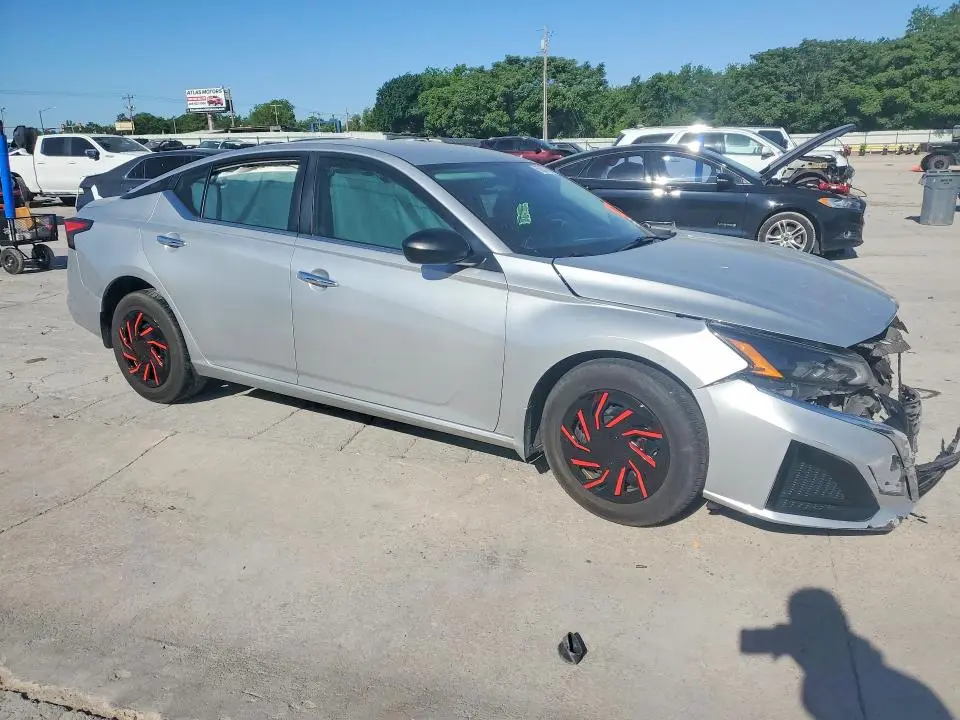 2024 NISSAN ALTIMA S  